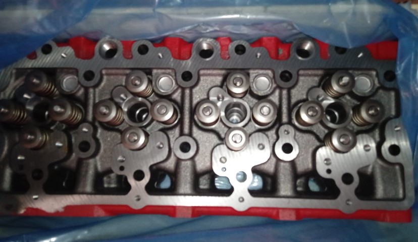 TAPA CILINDROS CUMMINS ISF 3.8 C/RESORTE Y VALVULA
