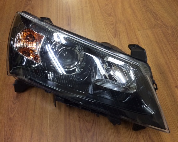 SEMIOPTICA DER GEELY EMGRAND 718 11 (NEG)