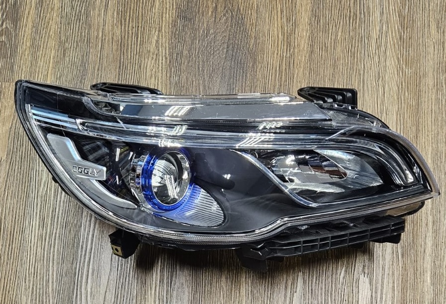 SEMIOPTICA DER GEELY GX3 2021